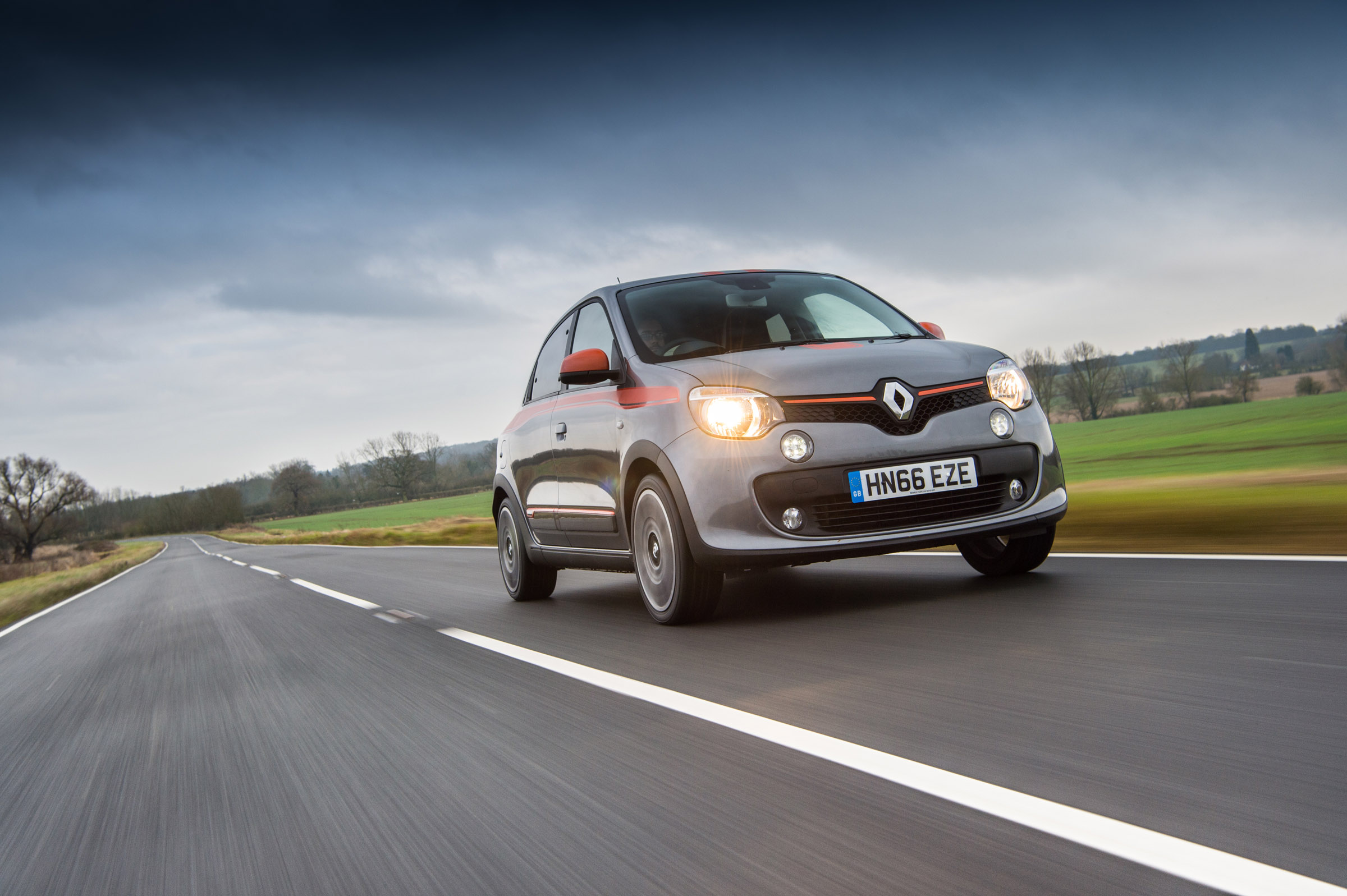 Renault Twingo GT front three-quarters
