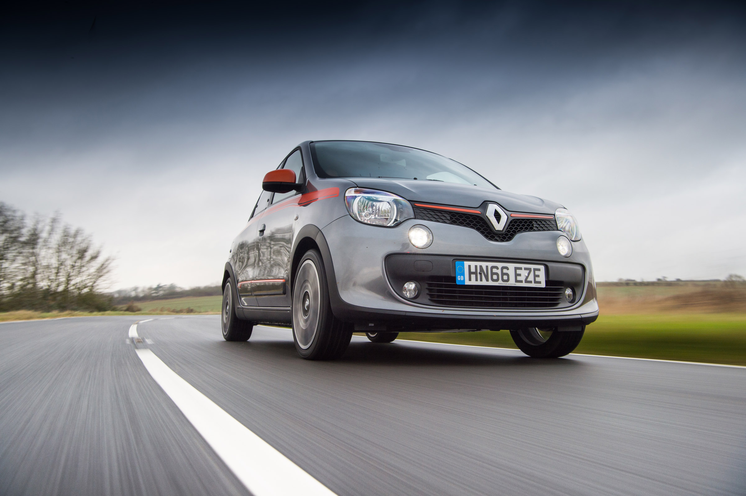 Renault Twingo GT front three-quarters