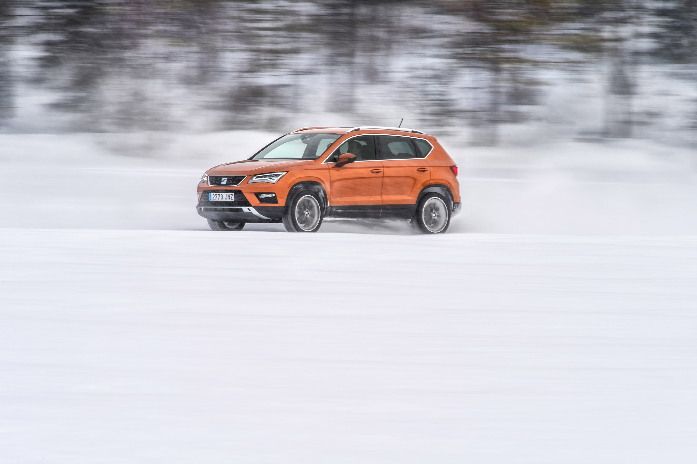 SEAT Ateca snow side profile
