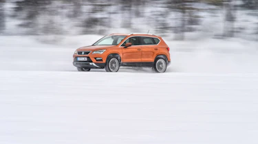 SEAT Ateca snow side profile