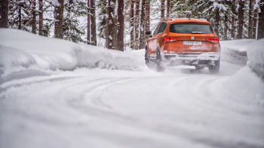 SEAT Ateca snow rear three-quarters