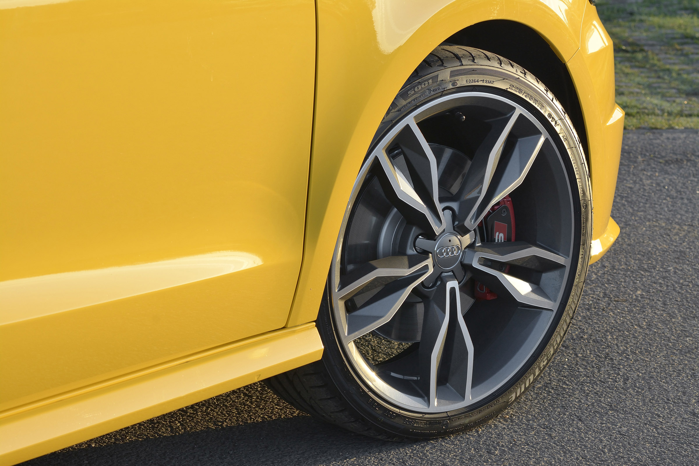 Audi S1