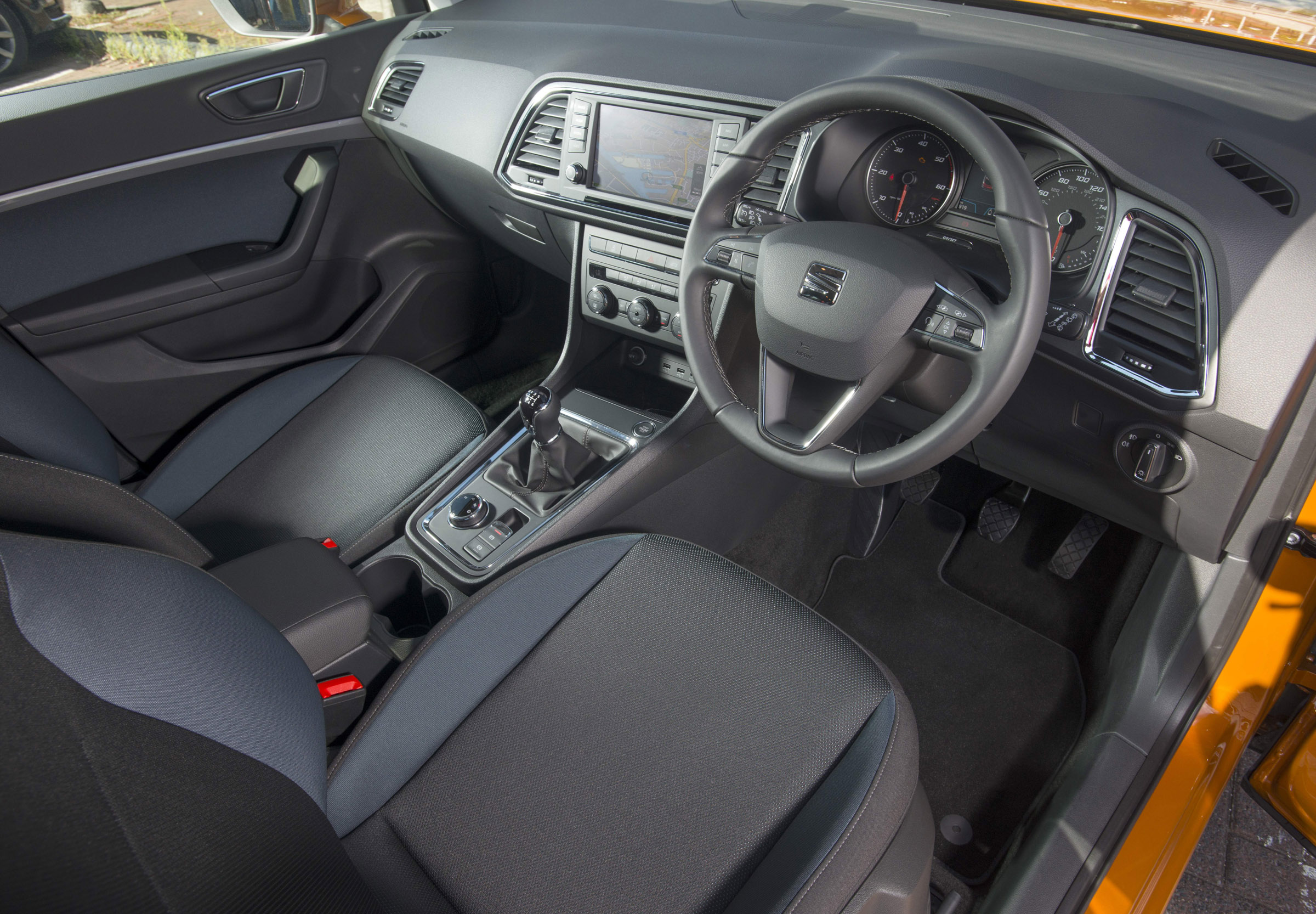 SEAT Ateca interior main