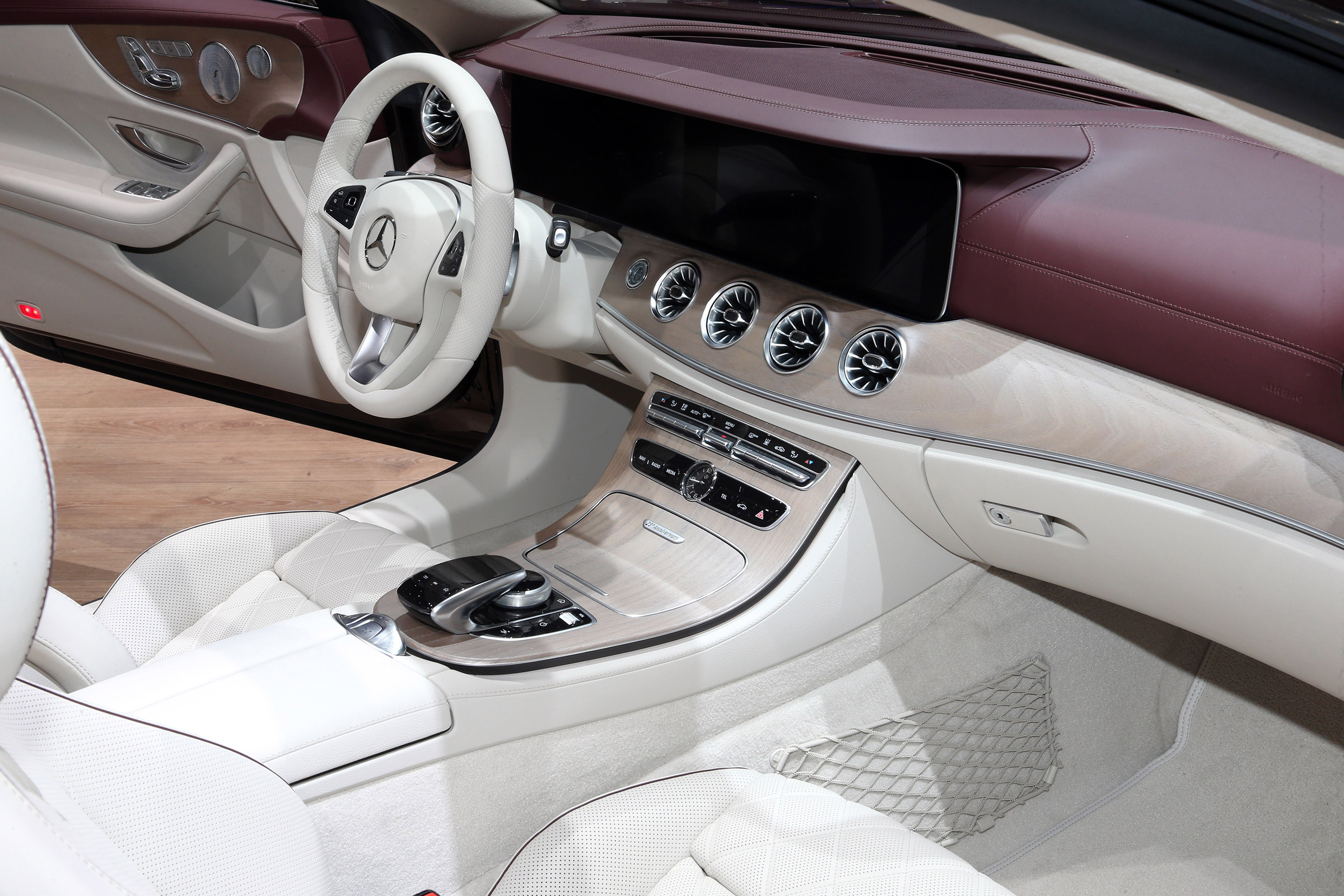 Mercedes E-Class Cabriolet - Geneva interior