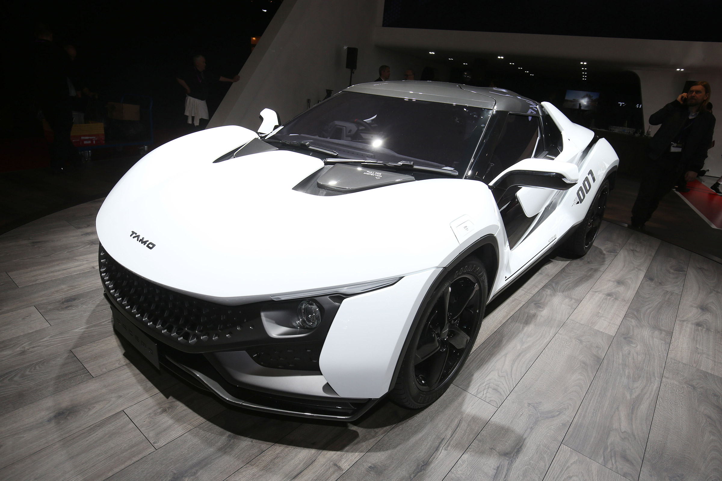 Tata Racemo Geneva front three quarter