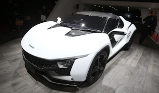 Tata Racemo Geneva front three quarter