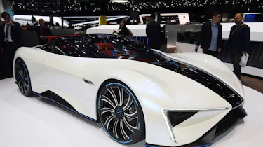 Techrules Ren - Geneva front three quarter
