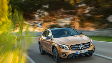 Mercedes-Benz GLA (2017) front 1
