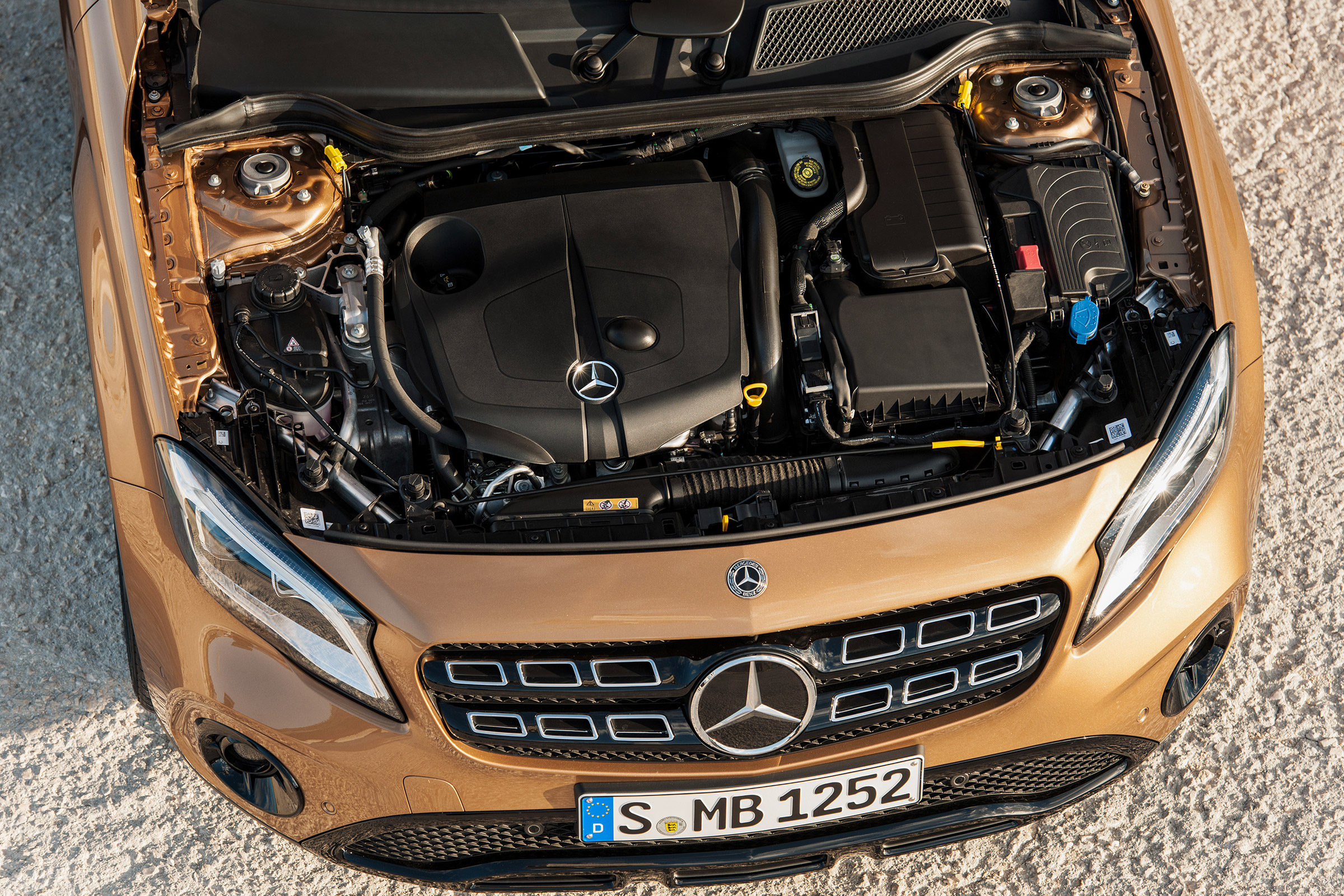 Mercedes-Benz GLA (2017) engine