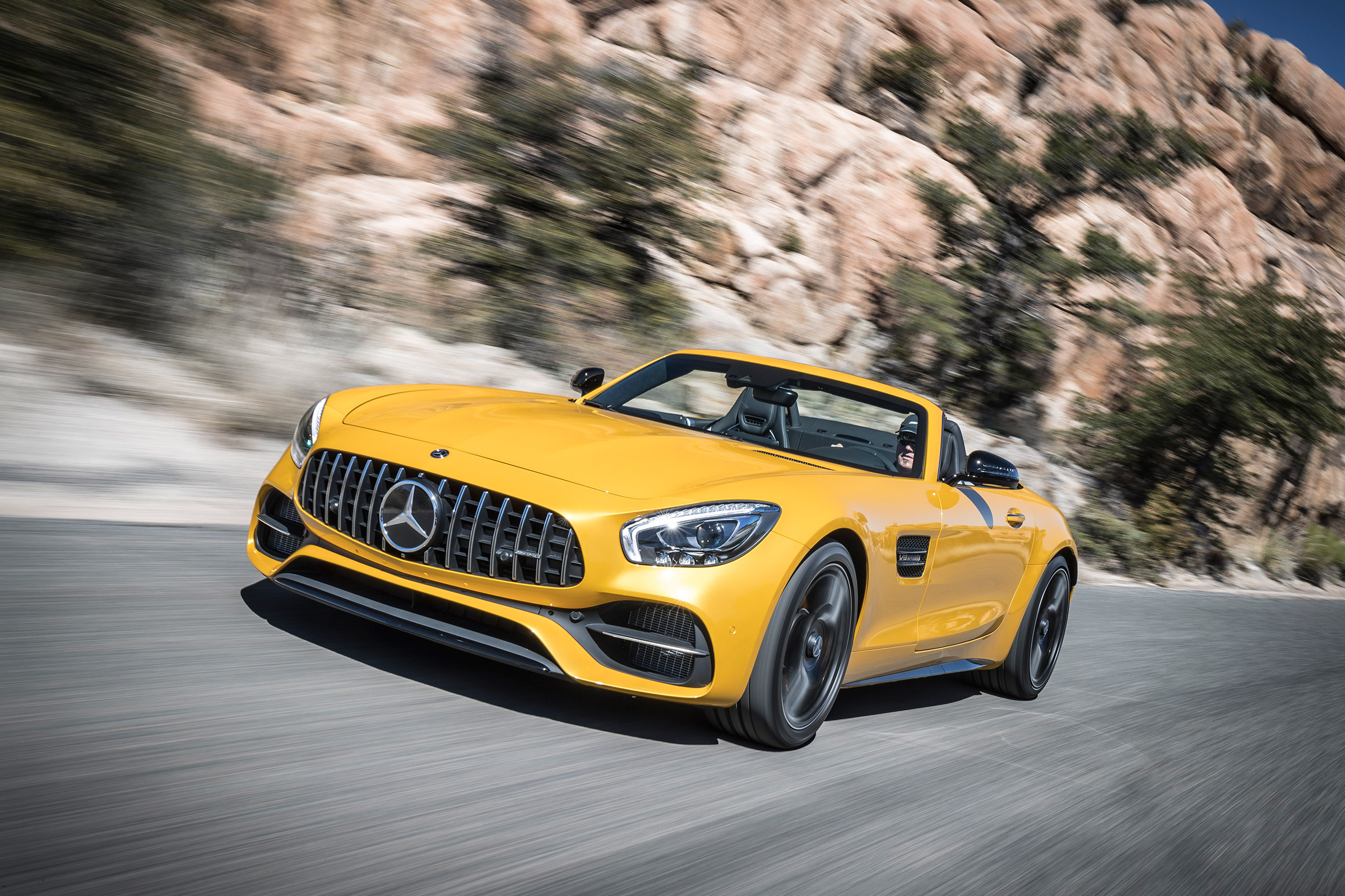 Mercedes-AMG GT C Roadster - front tracking
