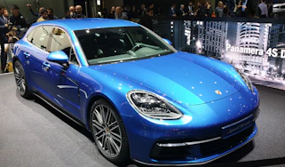 Porsche Panamera Sport Turismo - Geneva front three quarter