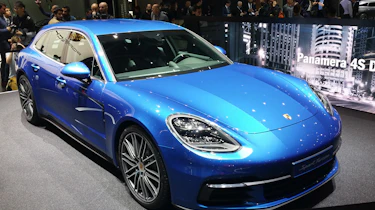 Porsche Panamera Sport Turismo - Geneva front three quarter