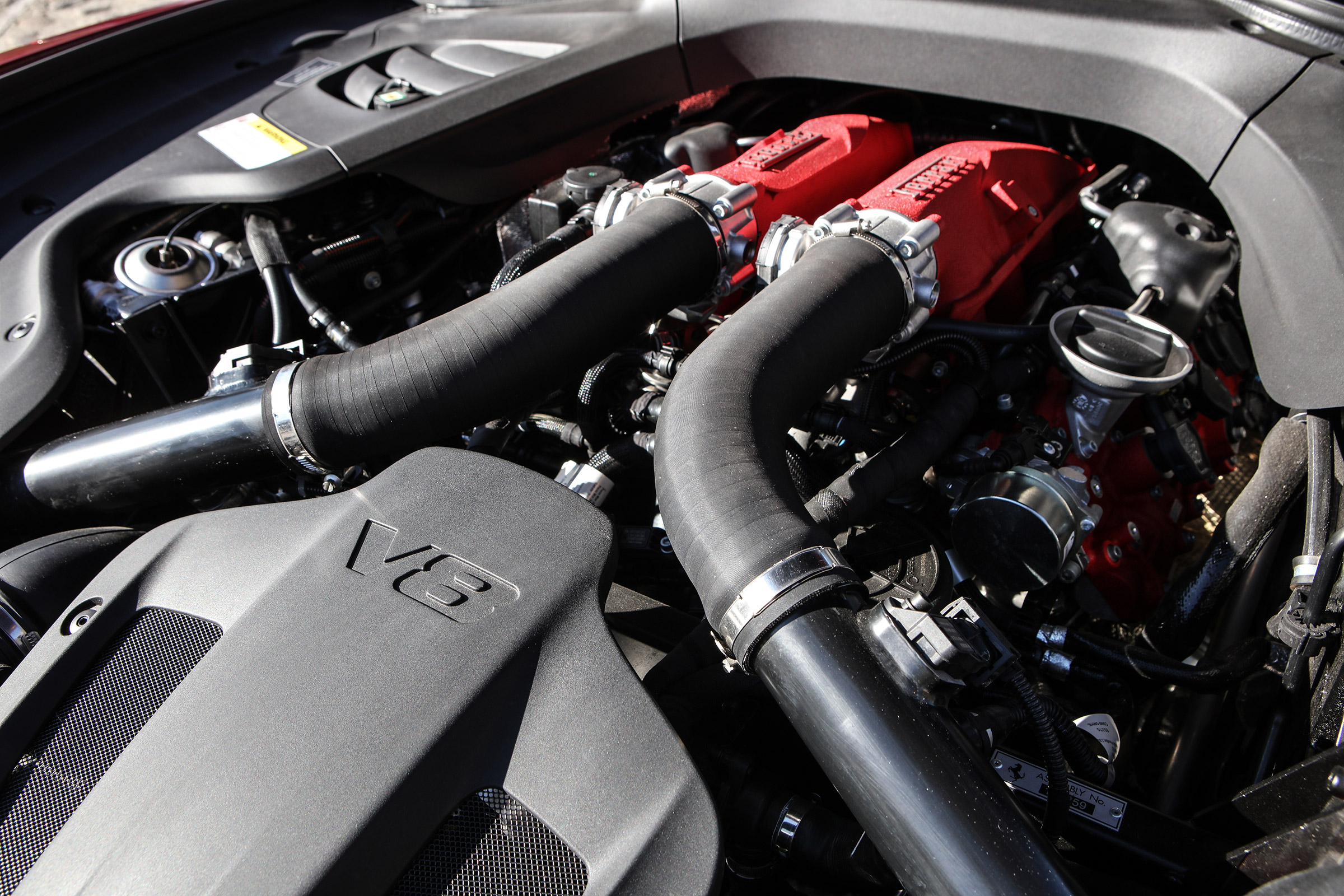 Ferrari GTC4 Lusso T - engine bay