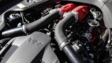 Ferrari GTC4 Lusso T - engine bay