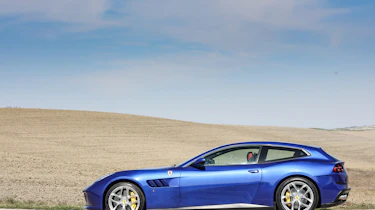 Ferrari GTC4 Lusso T - static side