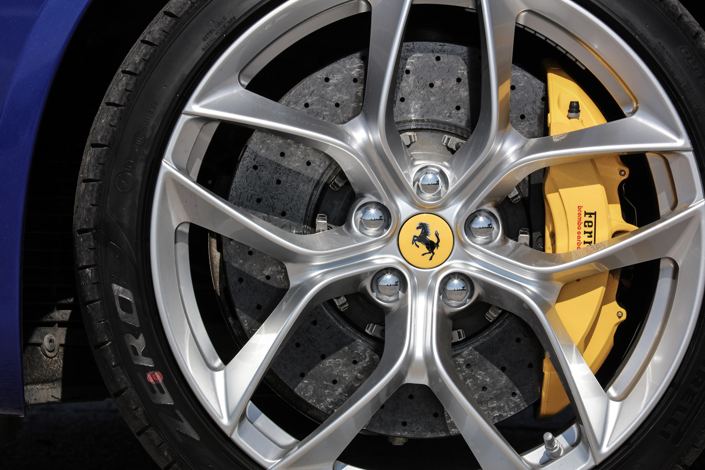 Ferrari GTC4 Lusso T - wheel