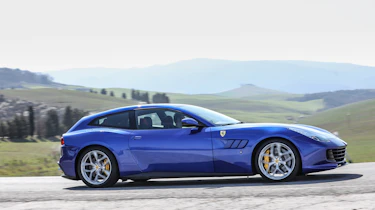 Ferrari GTC4 Lusso T - side