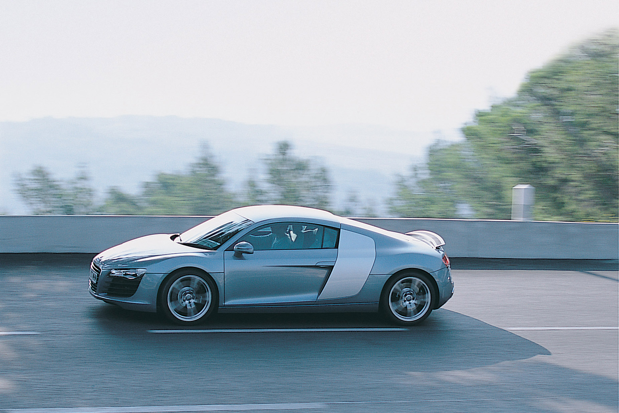 Audi R8 - side tracking