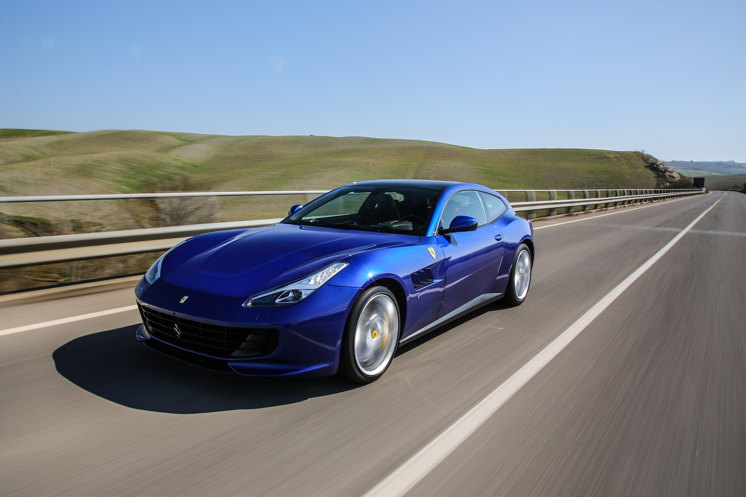 Ferrari GTC4 Lusso T - front