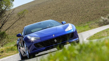 Ferrari GTC4 Lusso T - front 4