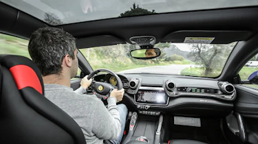 Ferrari GTC4 Lusso T - interior