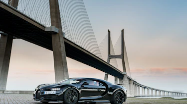 Bugatti Chiron - side profile