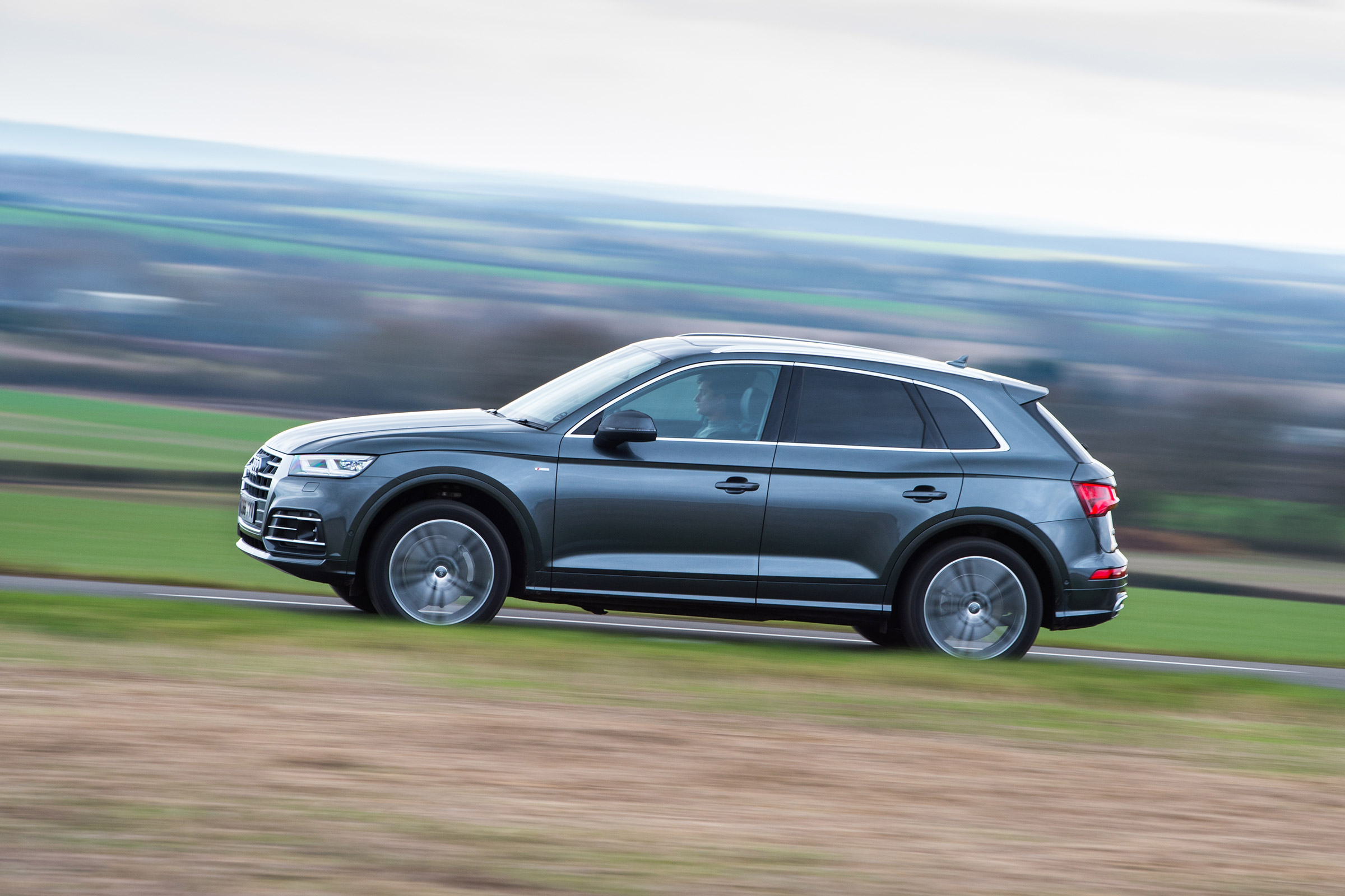 Audi Q5 - side profile