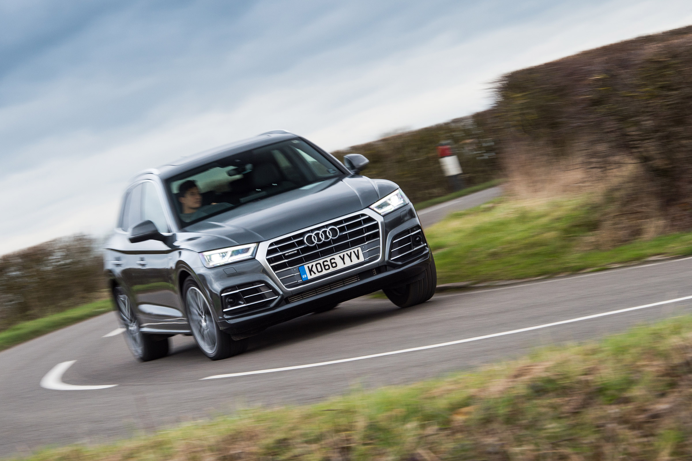 Audi Q5 - front cornering