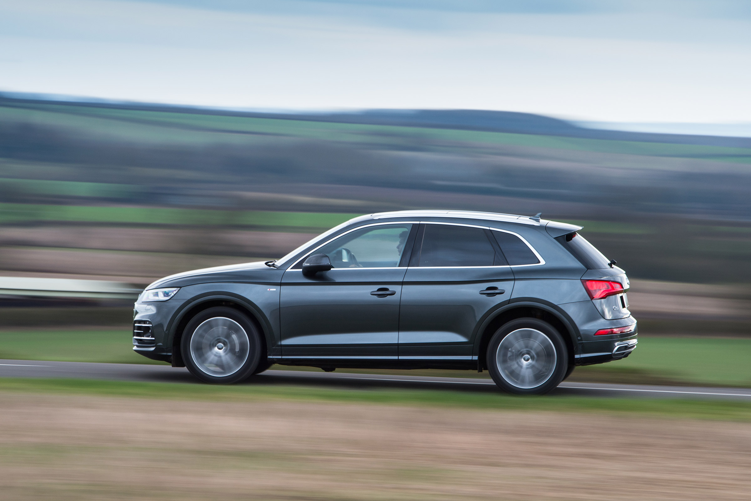 Audi Q5 - side profile