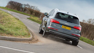 Audi Q5 - rear cornering