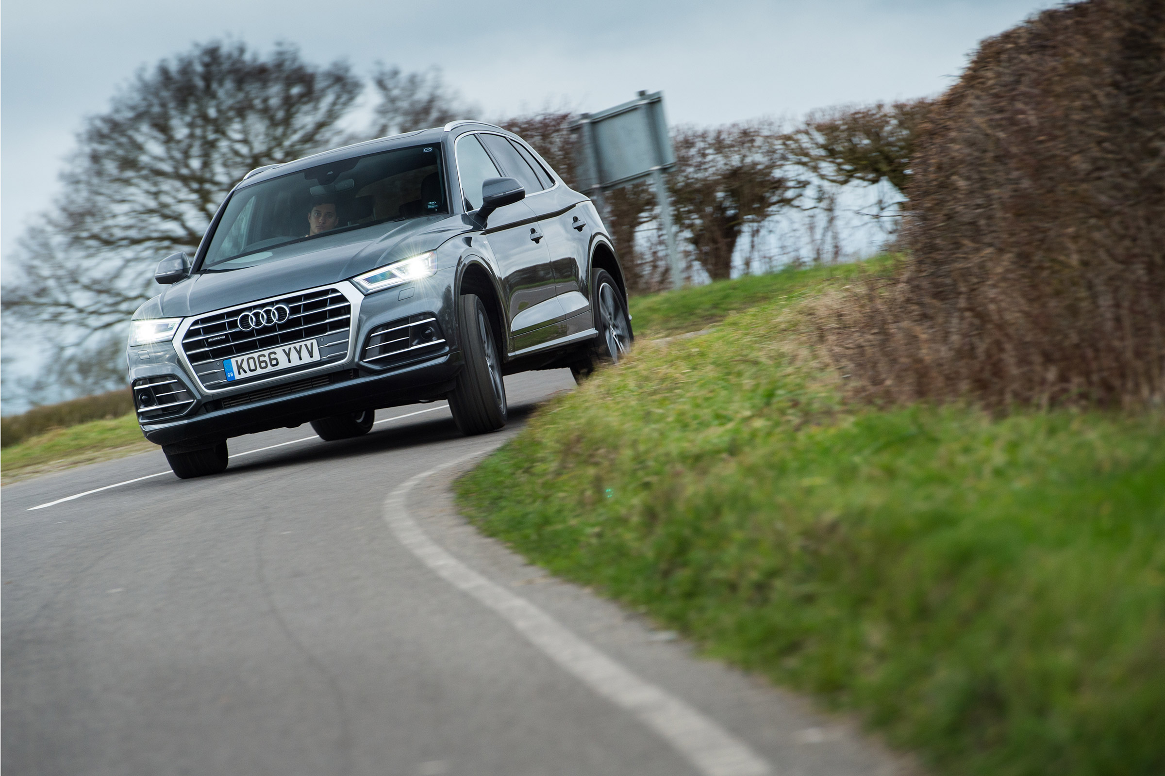 Audi Q5 - front cornering