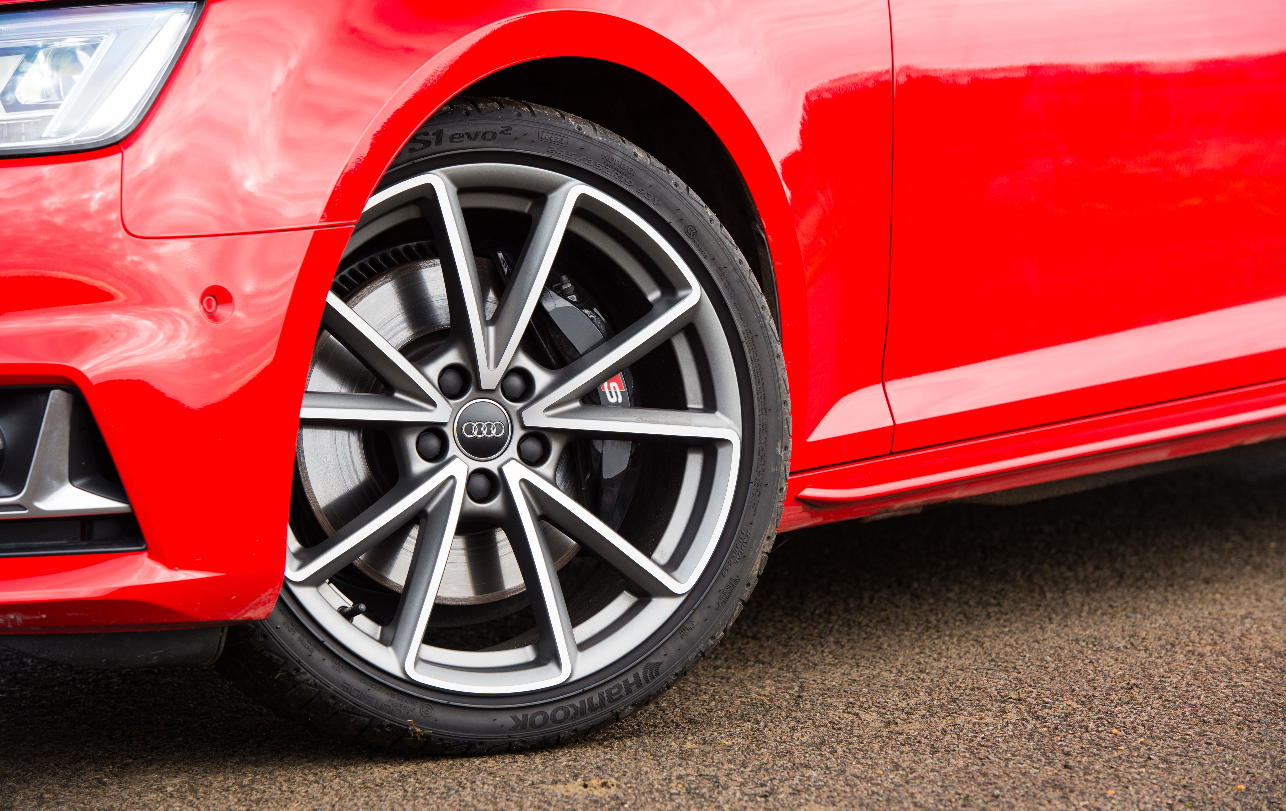 Audi S4 - Wheel