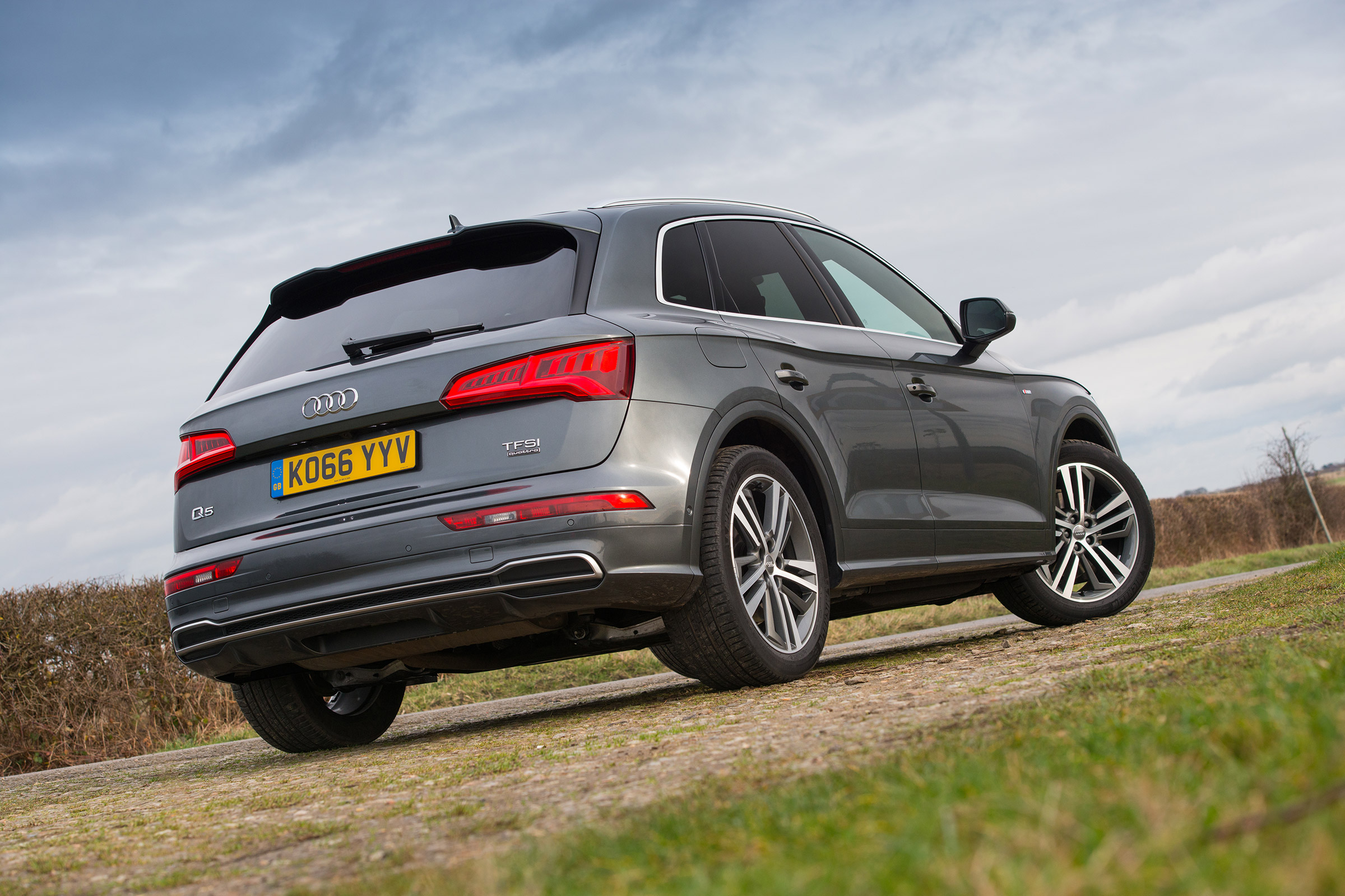 Audi Q5 - rear three quarter
