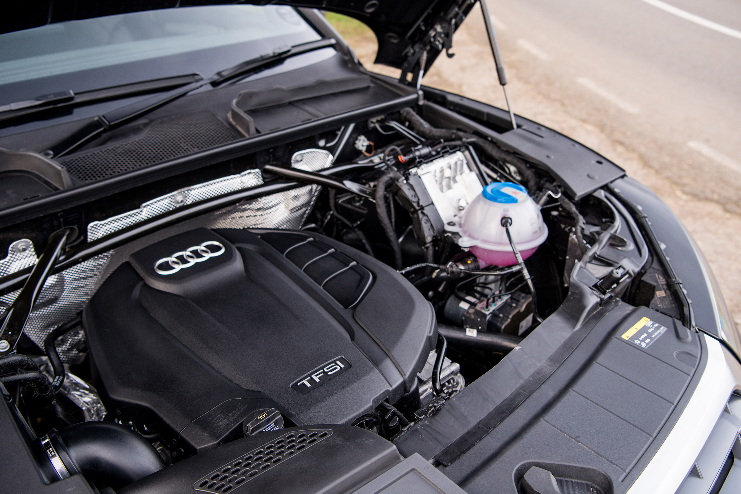 Audi Q5 - engine