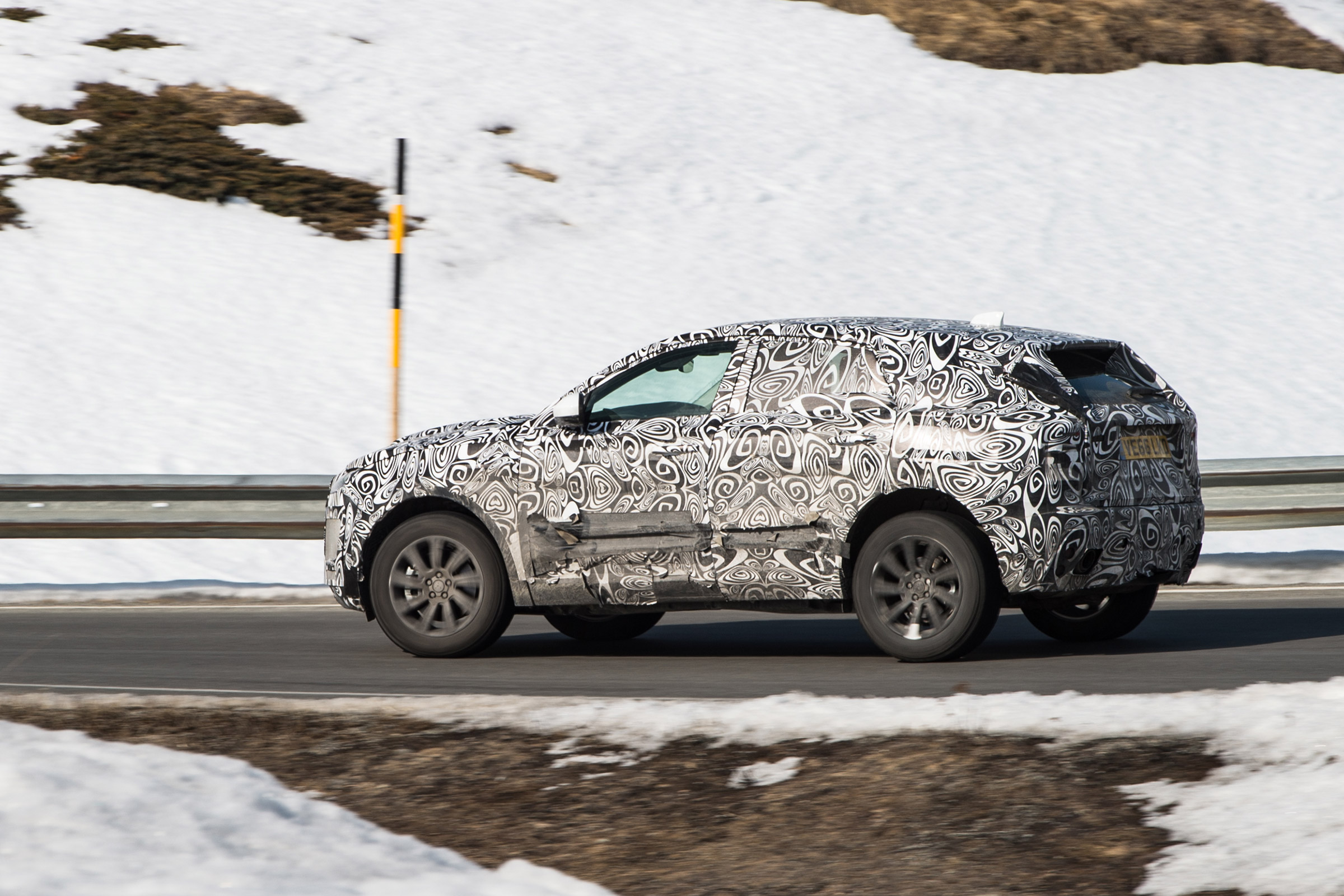 Jag E-Pace spy in france 3
