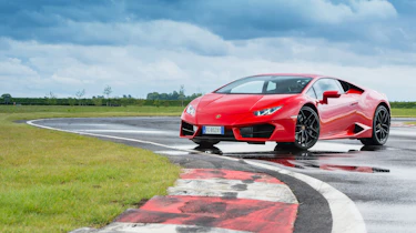 Lamborghini Huracan LP 580-2 front 3/4 static
