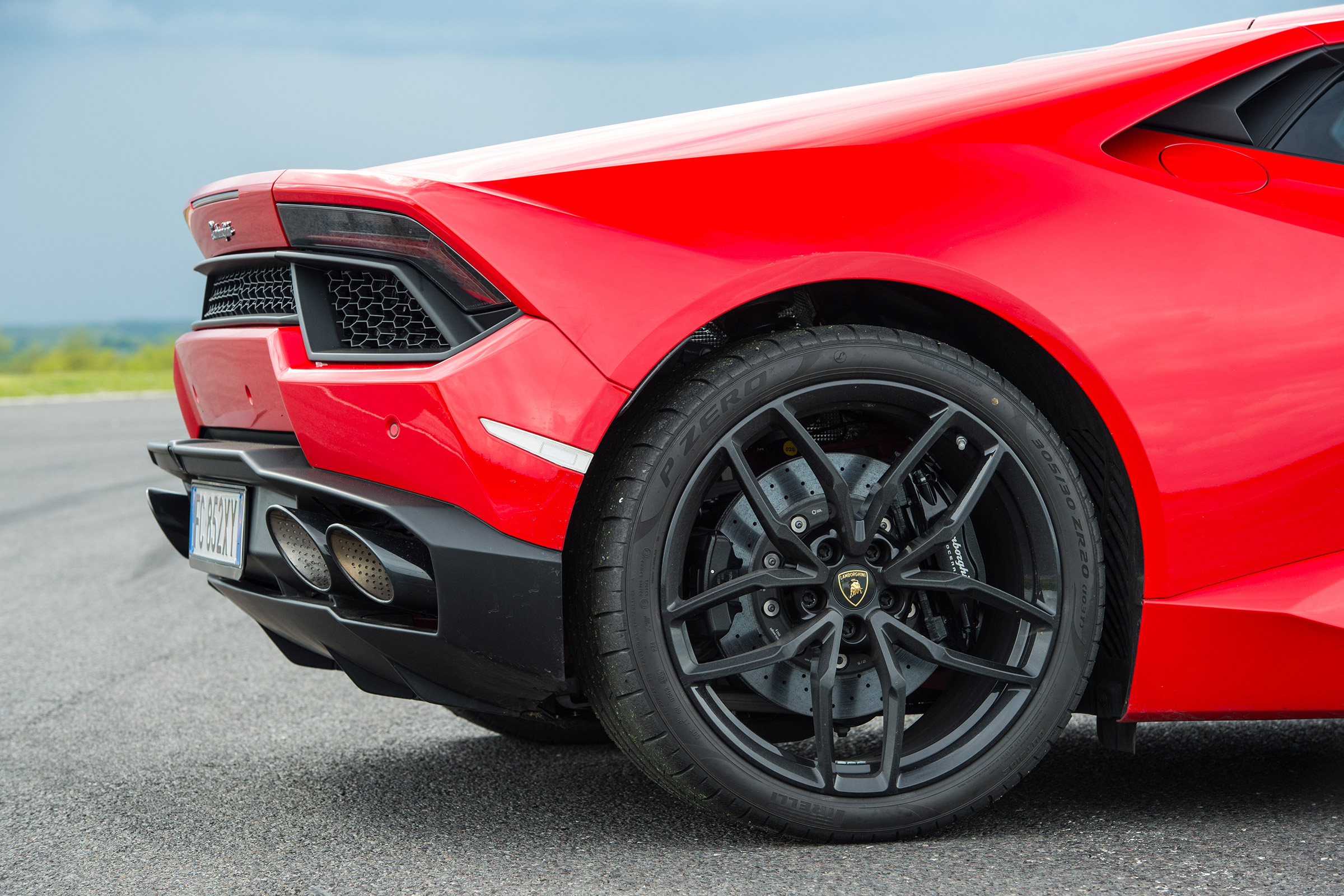 Lamborghini Huracan LP 580-2 rear valance