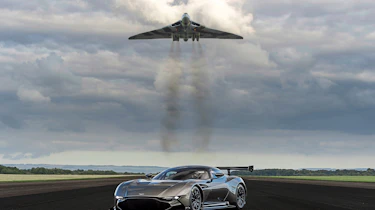 Aston Martin Vulcan - with plane