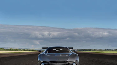 Aston Martin Vulcan - front