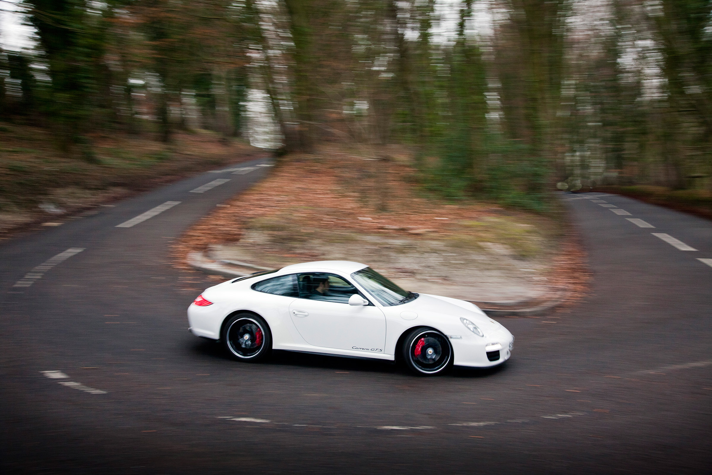 Porsche 911 cornering