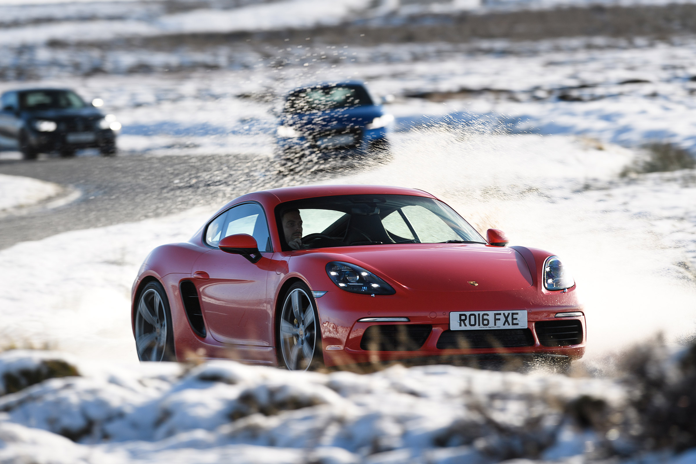 Porsche 718 Cayman - front cornering