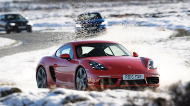 Porsche 718 Cayman - front cornering