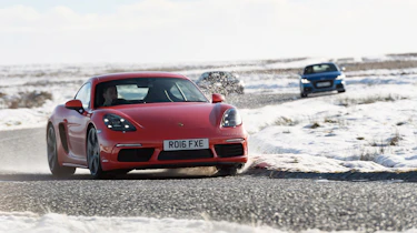 Porsche 718 Cayman - front cornering