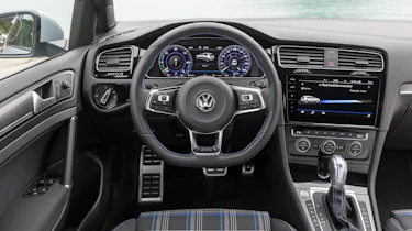 Golf GTE interior