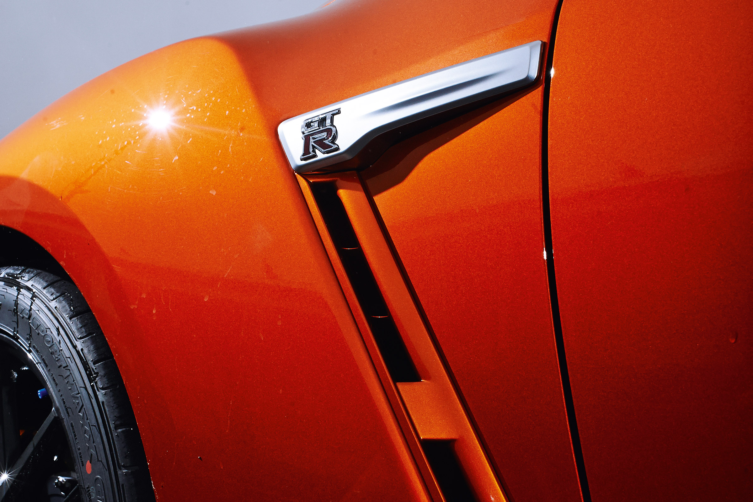 Nissan GT-R - detail