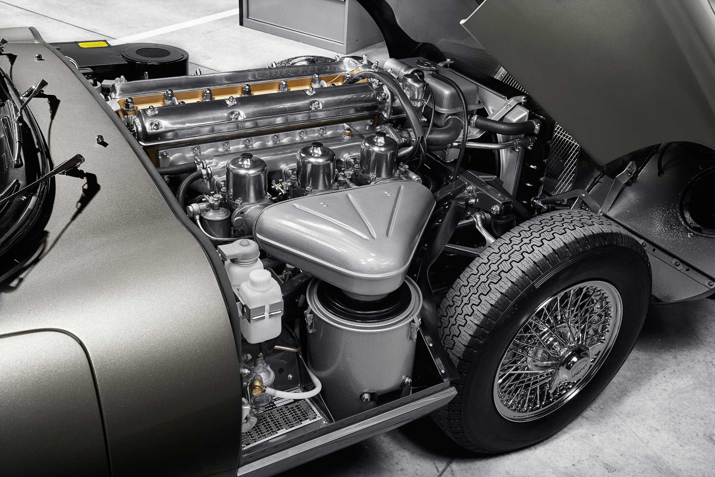 Jaguar E-Type classic engine
