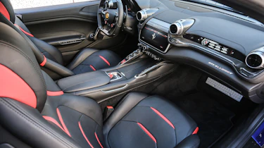 Ferrari GTC4 Lusso T - interior 6