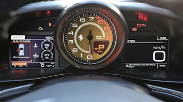 Ferrari GTC4 Lusso T - dials set