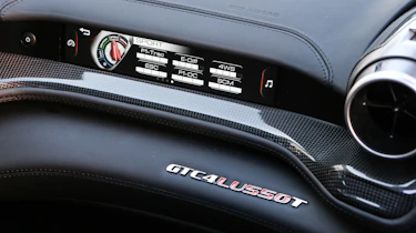 Ferrari GTC4 Lusso T - passenger display