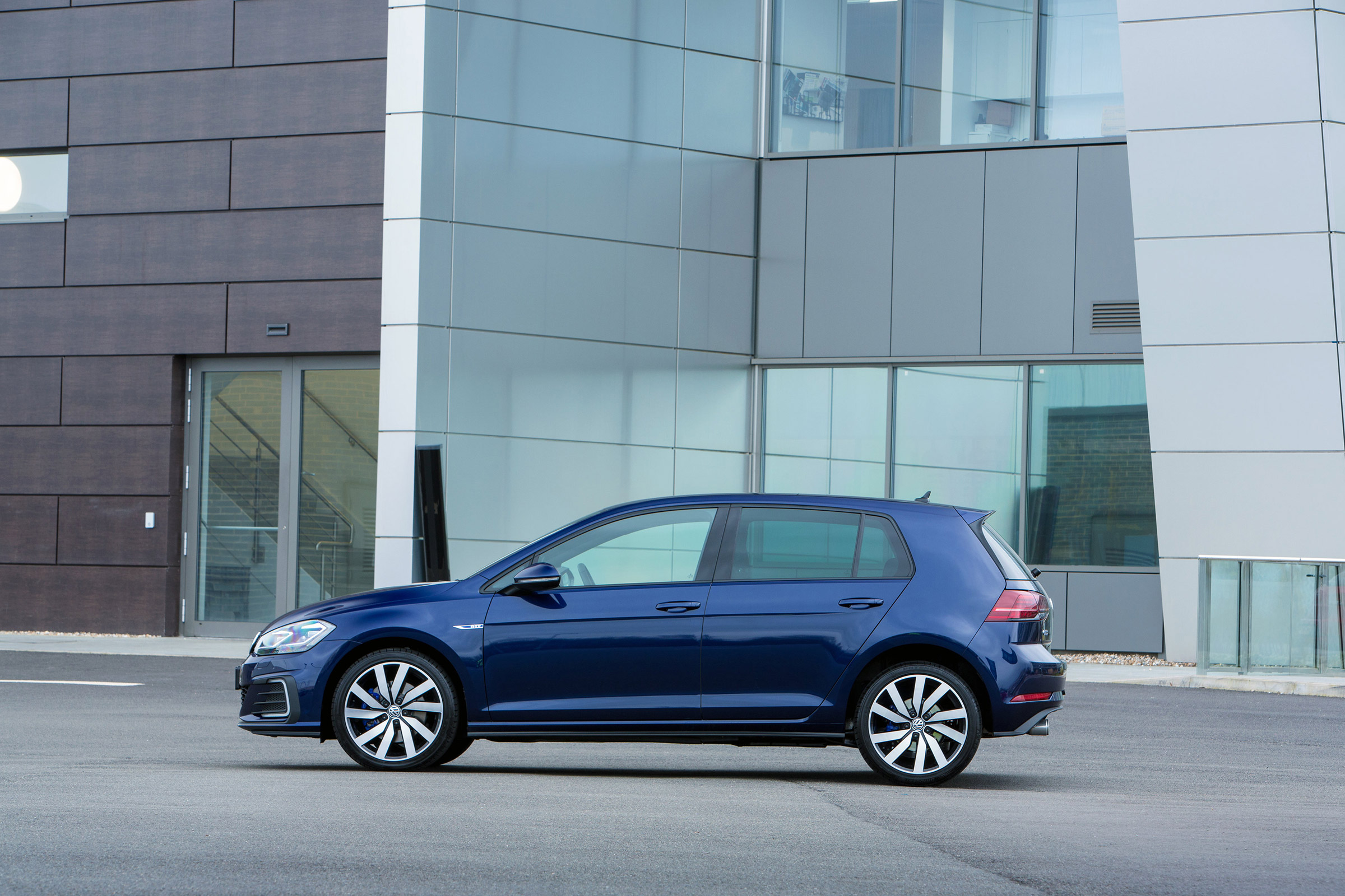 Golf GTE Side